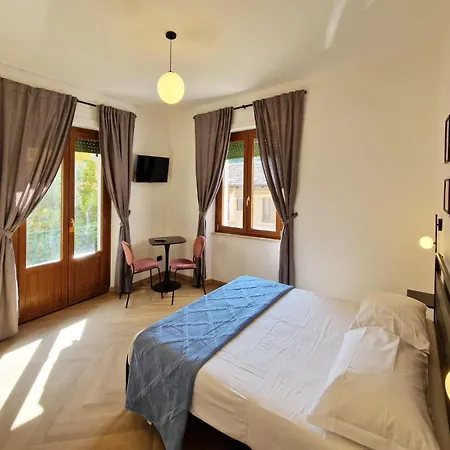 Le Stanze Del Capitano Caldora Л'Акуила