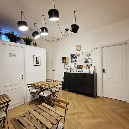 Le Stanze Del Capitano Caldora Л'Акуила