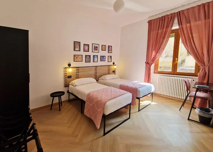 Le Stanze Del Capitano Caldora 3* LʼAquila